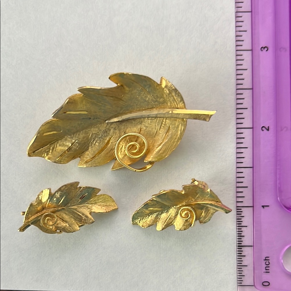 Vintage Gold Leaf Brooch and Clip on Earring Set